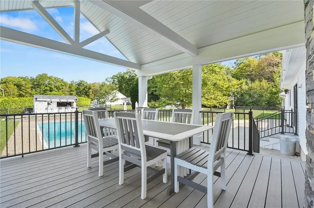 170 Saxony Avenue Tiverton RI 02878