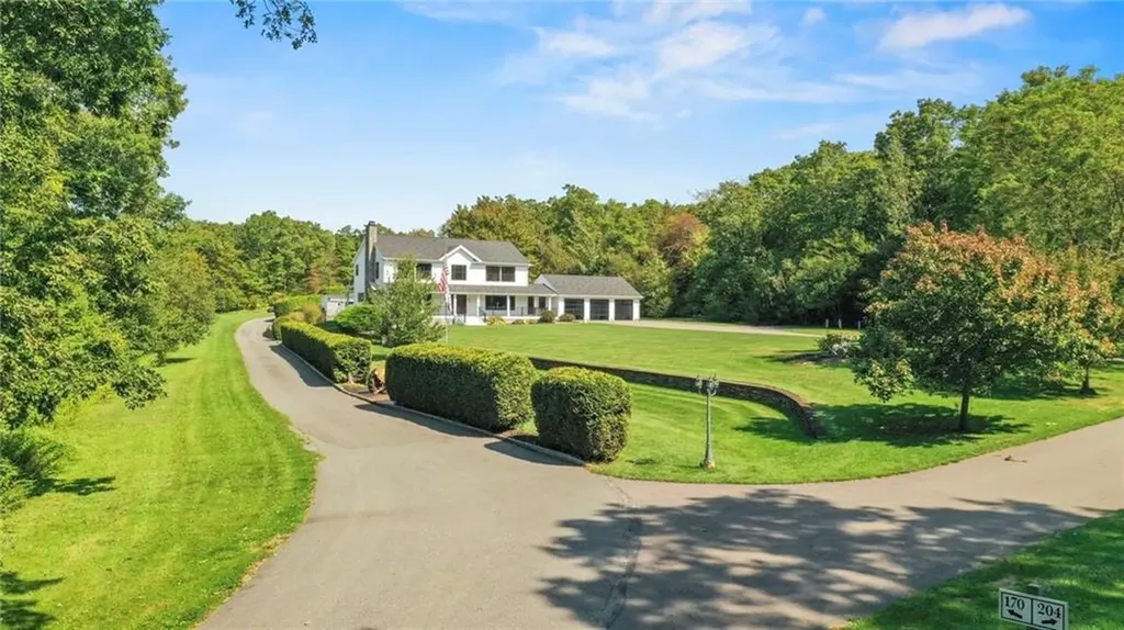 170 Saxony Avenue Tiverton RI 02878