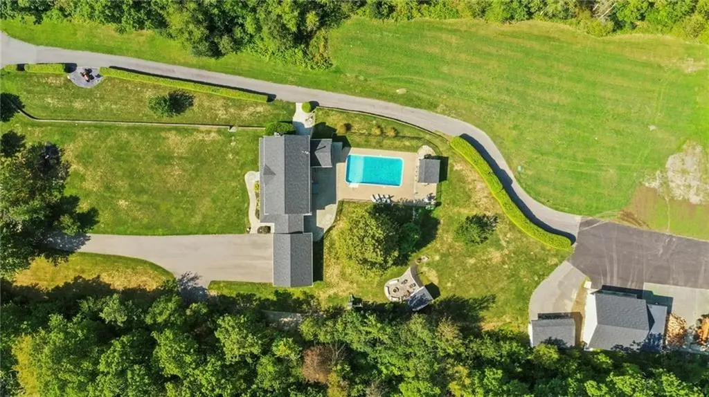 170 Saxony Avenue Tiverton RI 02878