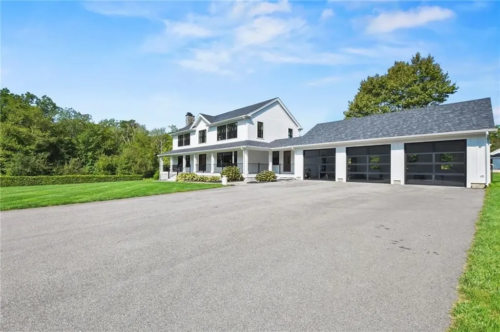 170 Saxony Avenue Tiverton RI 02878
