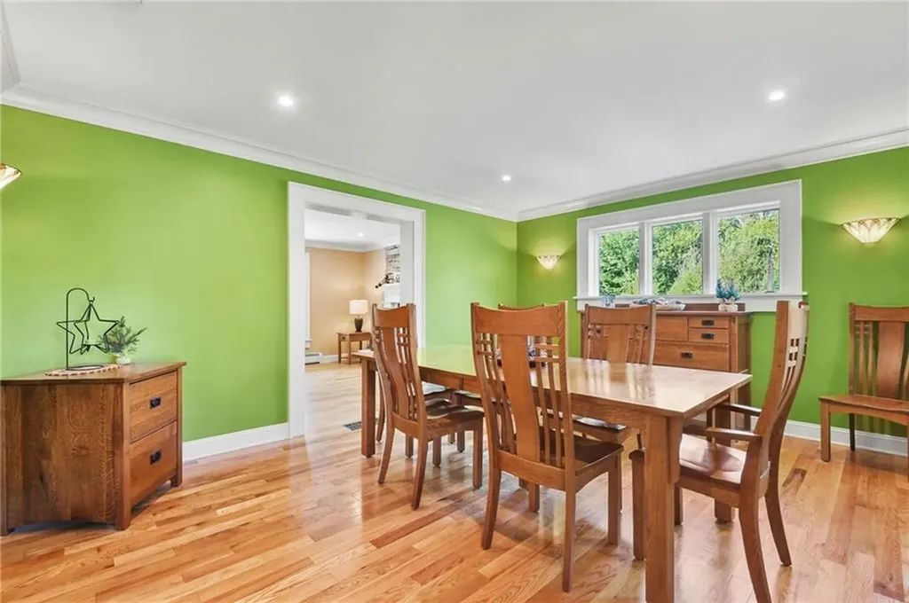 170 Saxony Avenue Tiverton RI 02878