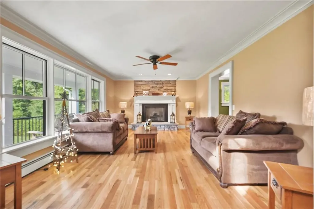 170 Saxony Avenue Tiverton RI 02878