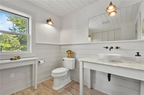 170 Saxony Avenue Tiverton RI 02878