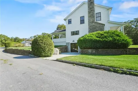 170 Saxony Avenue Tiverton RI 02878