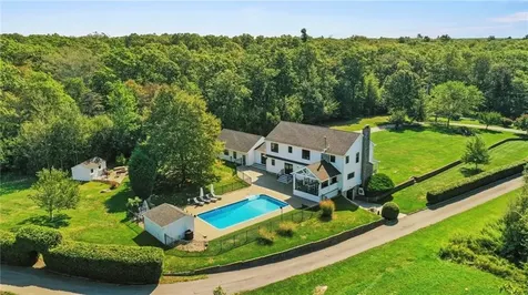 170 Saxony Avenue Tiverton RI 02878