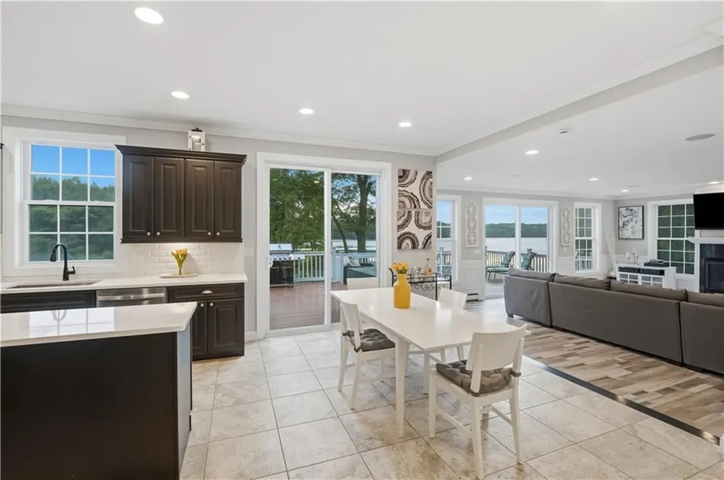 12 Woodlake Drive Johnston RI 02919