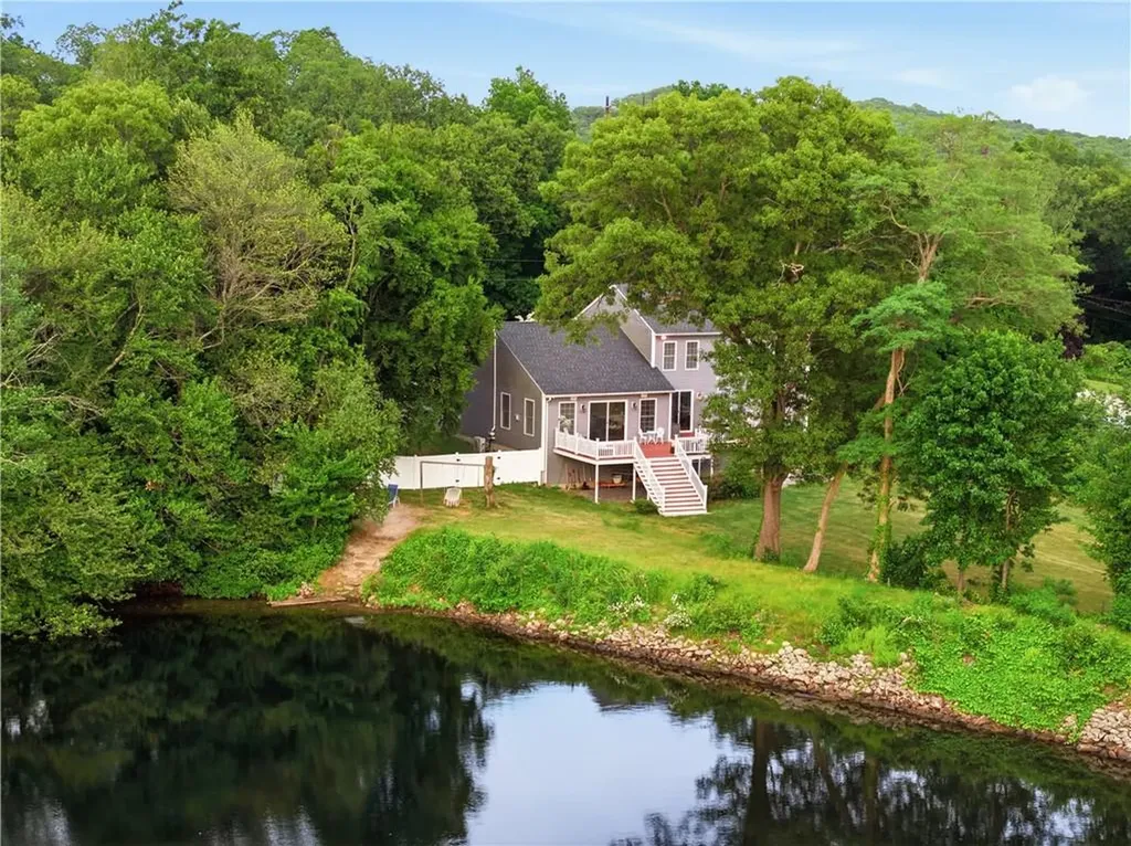 12 Woodlake Drive Johnston RI 02919