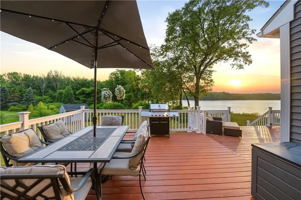 12 Woodlake Drive Johnston RI 02919