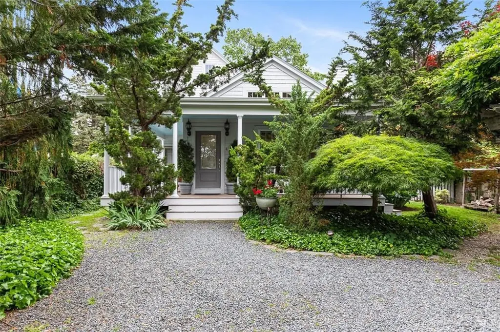 4 Garfield Avenue Bristol RI 02809