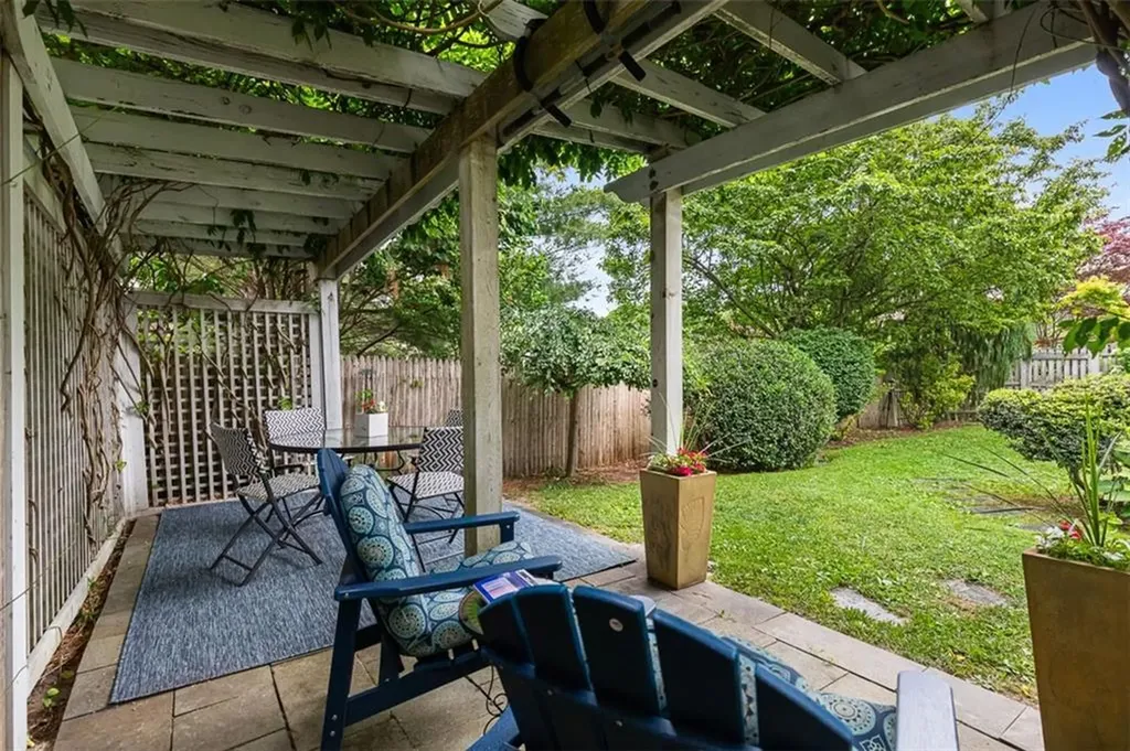 4 Garfield Avenue Bristol RI 02809