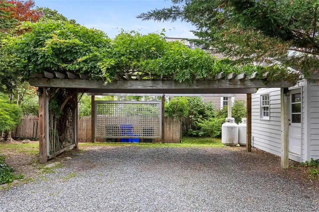 4 Garfield Avenue Bristol RI 02809