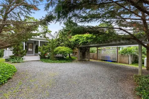 4 Garfield Avenue Bristol RI 02809