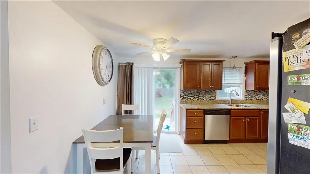 27 Amherst Road Warwick RI 02889