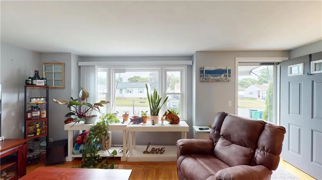 27 Amherst Road Warwick RI 02889
