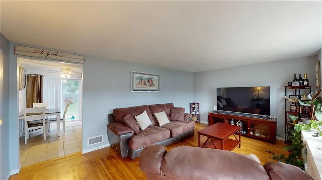 27 Amherst Road Warwick RI 02889