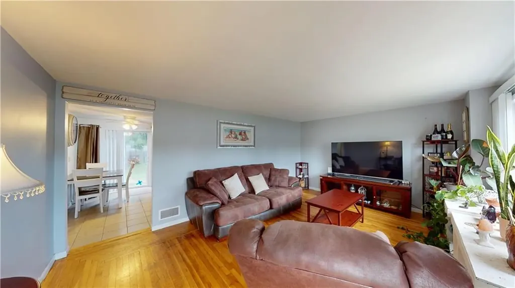27 Amherst Road Warwick RI 02889