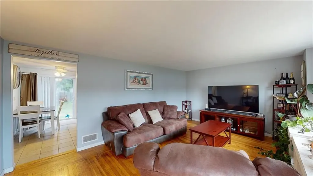 27 Amherst Road Warwick RI 02889