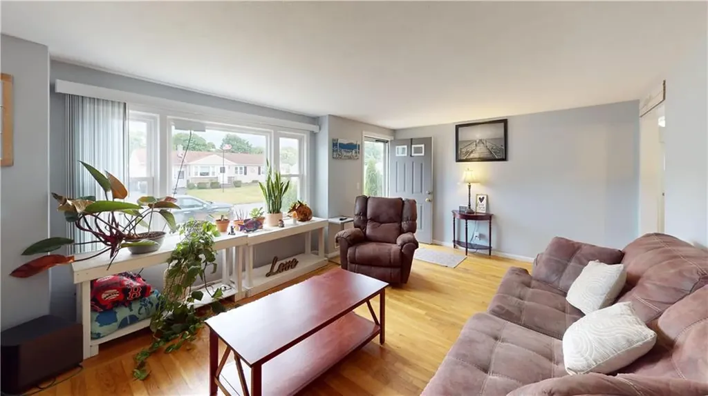 27 Amherst Road Warwick RI 02889