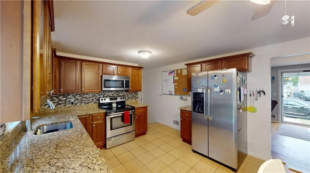27 Amherst Road Warwick RI 02889