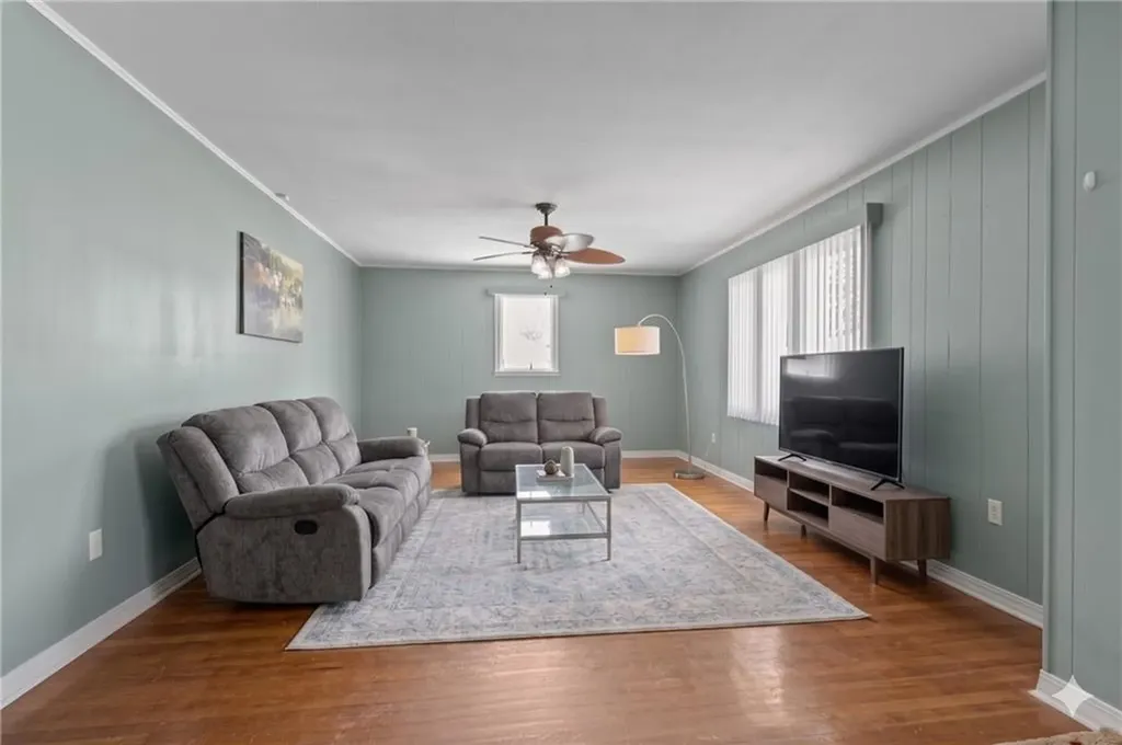 15 Hanley Lane Warren RI 02885