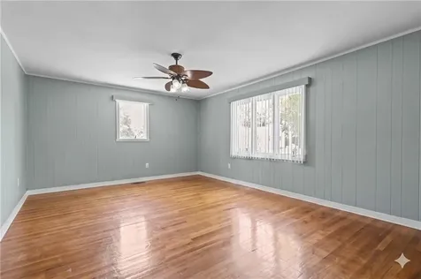 15 Hanley Lane Warren RI 02885