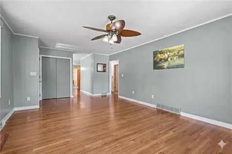 15 Hanley Lane Warren RI 02885