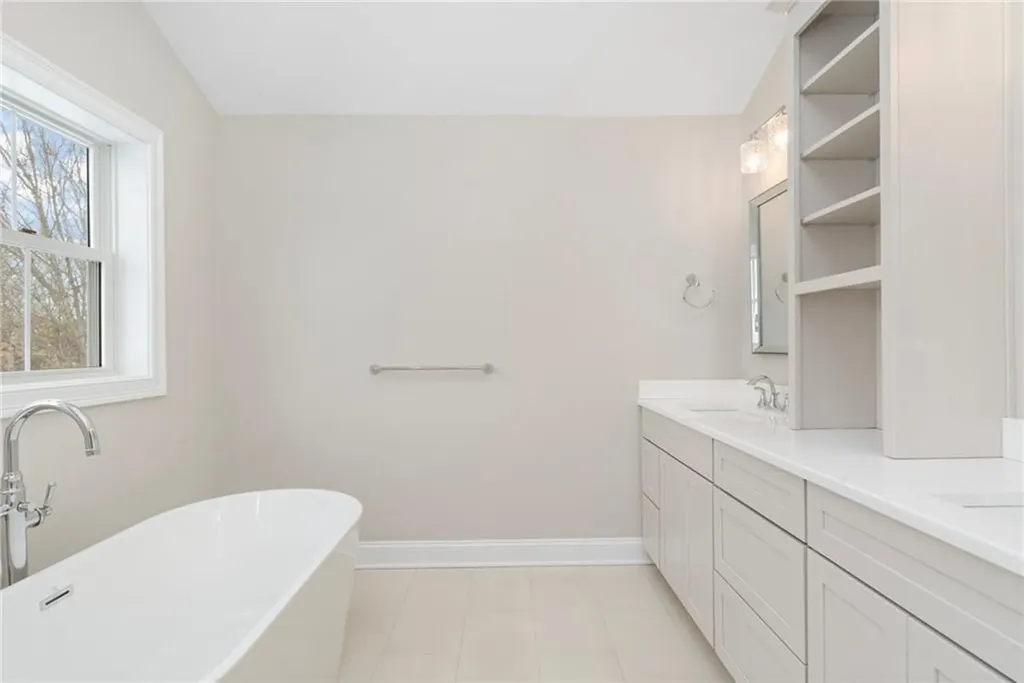 61 Cardinal Road Cranston RI 02921