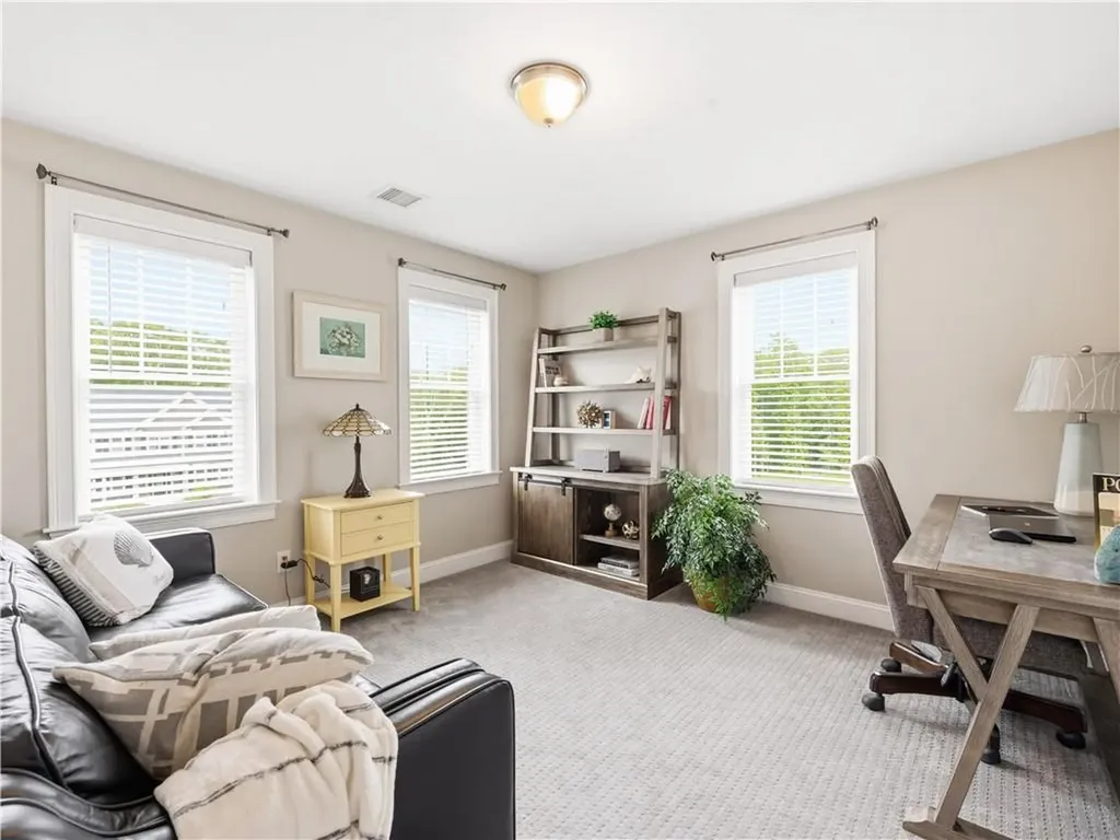 125 Winslow Way Swansea MA 02777