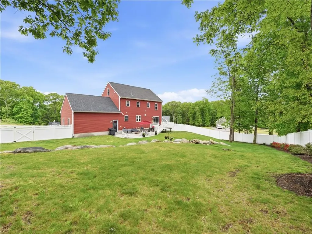 125 Winslow Way Swansea MA 02777