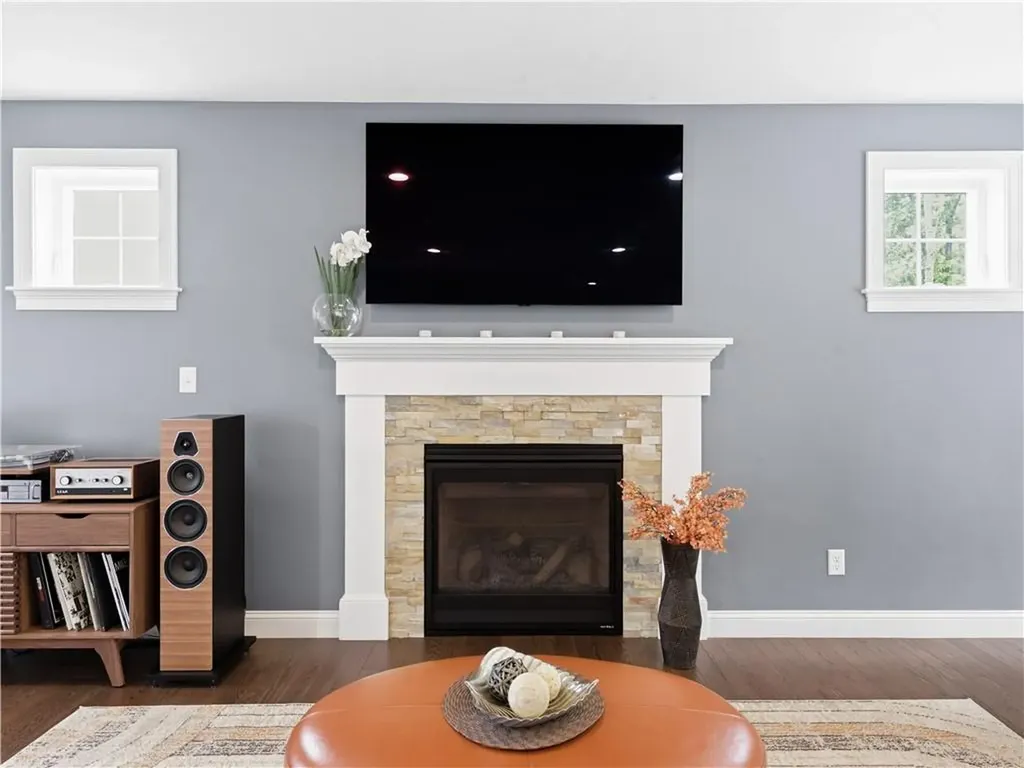 125 Winslow Way Swansea MA 02777