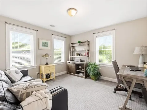 125 Winslow Way Swansea MA 02777