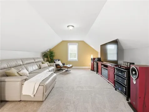 125 Winslow Way Swansea MA 02777