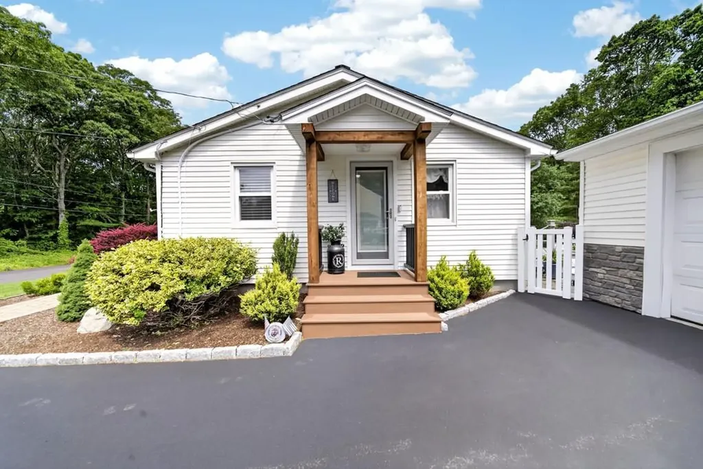 151 Signal Rock Drive North Kingstown RI 02852