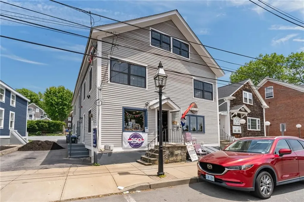 474 Thames Street Bristol RI 02809