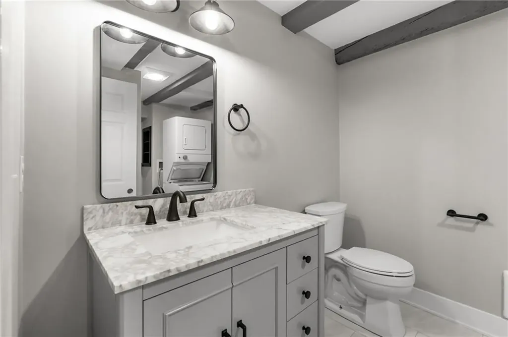 474 Thames Street Bristol RI 02809