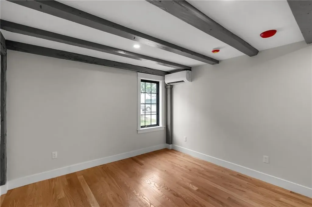 474 Thames Street Bristol RI 02809