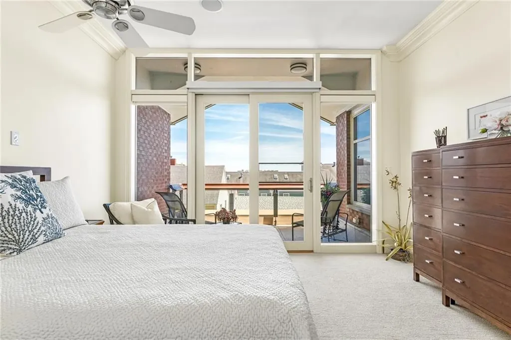 341 Thames Street Bristol RI 02809