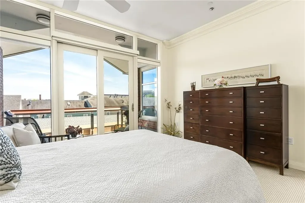 341 Thames Street Bristol RI 02809