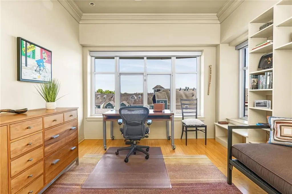 341 Thames Street Bristol RI 02809