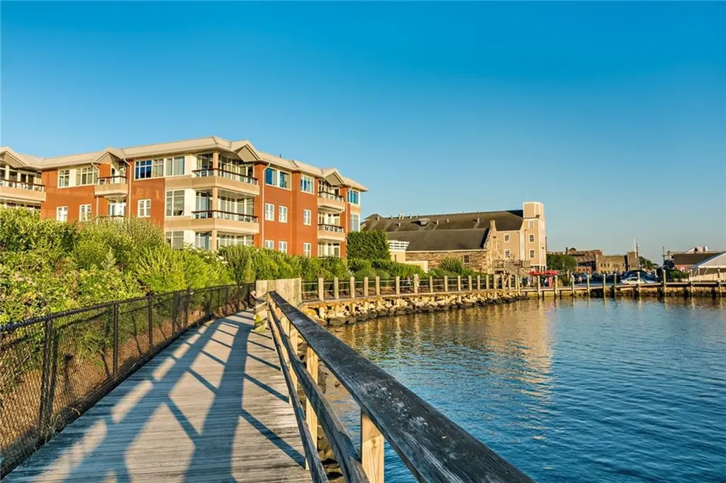 341 Thames Street Bristol RI 02809