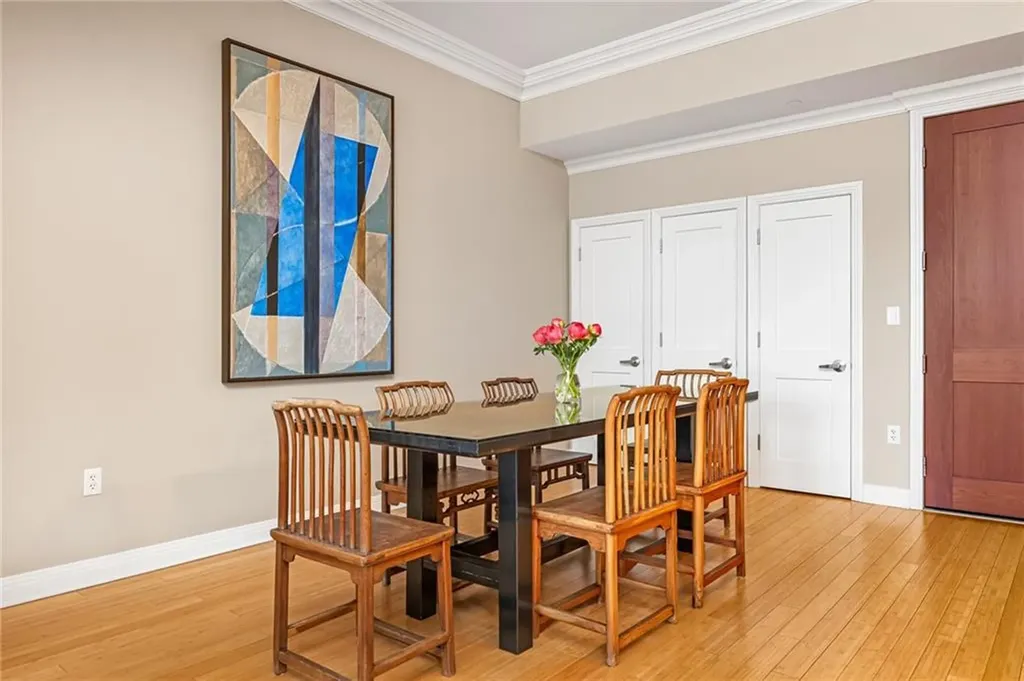 341 Thames Street Bristol RI 02809
