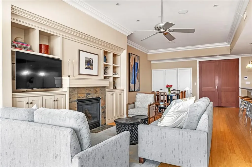 341 Thames Street Bristol RI 02809