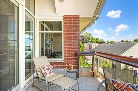 341 Thames Street Bristol RI 02809