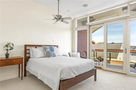 341 Thames Street Bristol RI 02809
