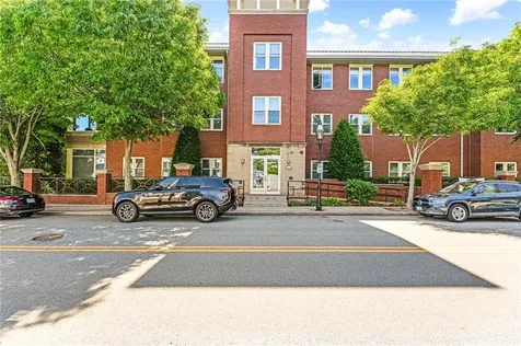 341 Thames Street Bristol RI 02809