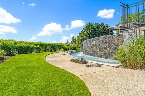341 Thames Street Bristol RI 02809
