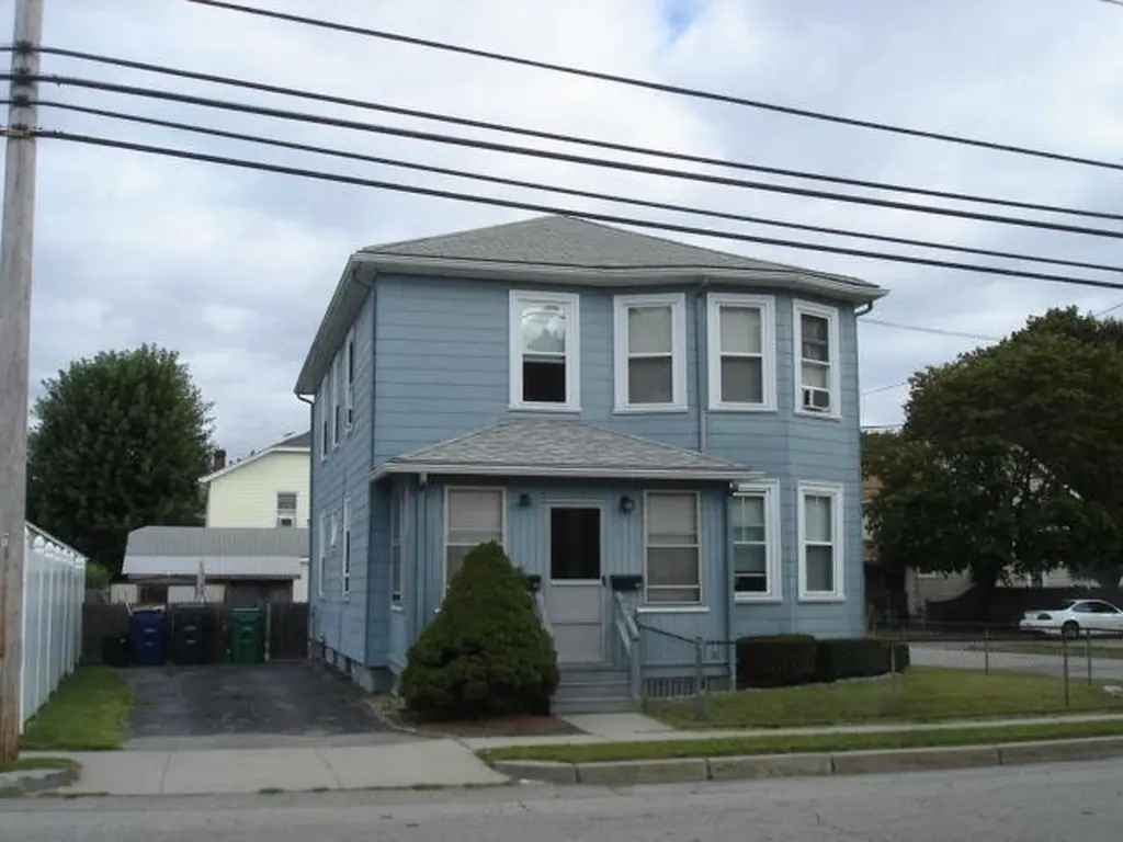 205 Pawtuxet Avenue Warwick RI 02888