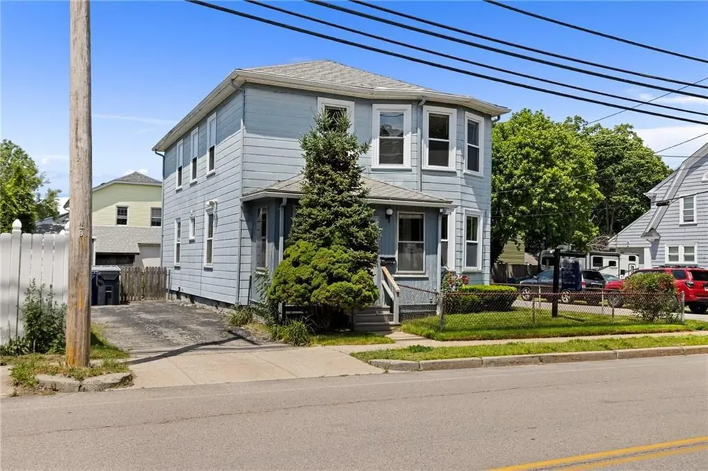 205 Pawtuxet Avenue Warwick RI 02888