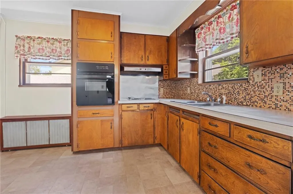 205 Pawtuxet Avenue Warwick RI 02888