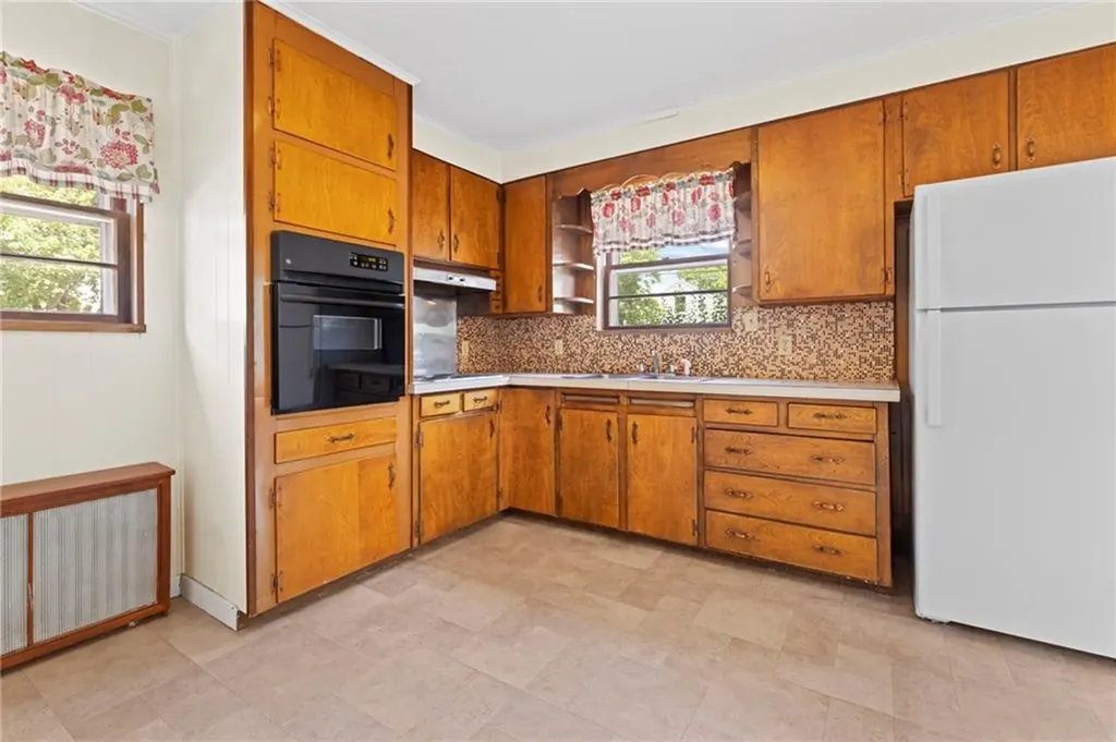205 Pawtuxet Avenue Warwick RI 02888